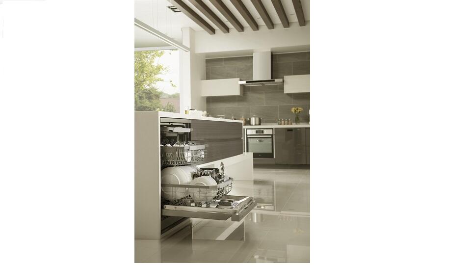 LG Quadwash Dispelling the Myths of Handwashing vs. Dishwashing Al